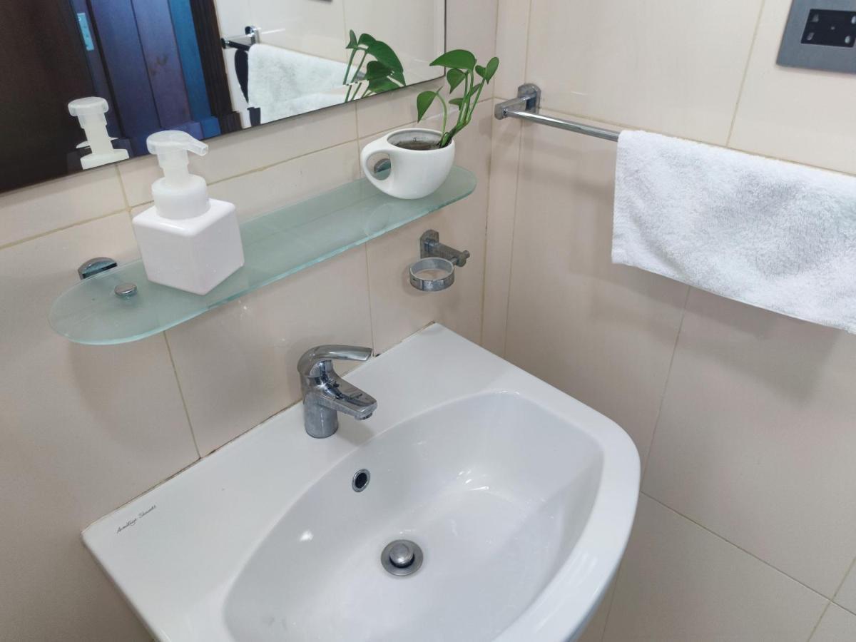 Abu Dhabi Cozy Mangrove View, Seaview 1 Bedroom 1 Partition Apartment Not Hotel المظهر الخارجي الصورة